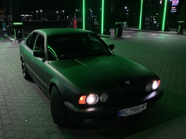 Синий БМВ 5 Серия, объемом двигателя 2 л и пробегом 330 тыс. км за 2900 $, фото 1 на Automoto.ua