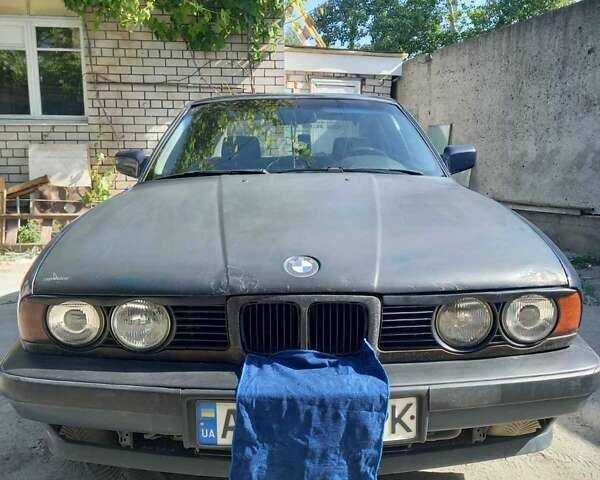 Синий БМВ 5 Серия, объемом двигателя 2 л и пробегом 300 тыс. км за 2500 $, фото 1 на Automoto.ua