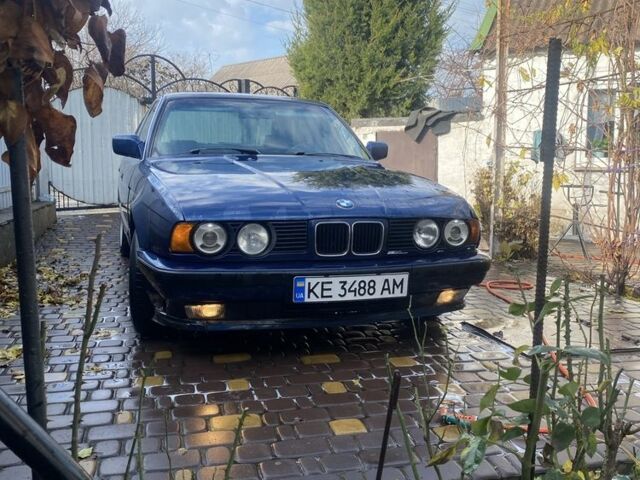 Синий БМВ 5 Серия, объемом двигателя 2 л и пробегом 530 тыс. км за 2399 $, фото 1 на Automoto.ua