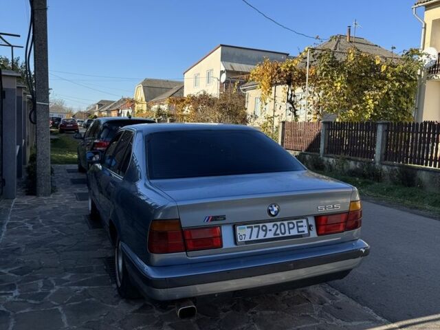 Синий БМВ 5 Серия, объемом двигателя 2 л и пробегом 300 тыс. км за 1800 $, фото 1 на Automoto.ua