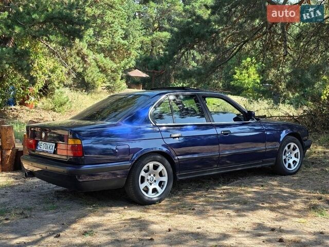 Синий БМВ 5 Серия, объемом двигателя 2 л и пробегом 430 тыс. км за 3950 $, фото 1 на Automoto.ua