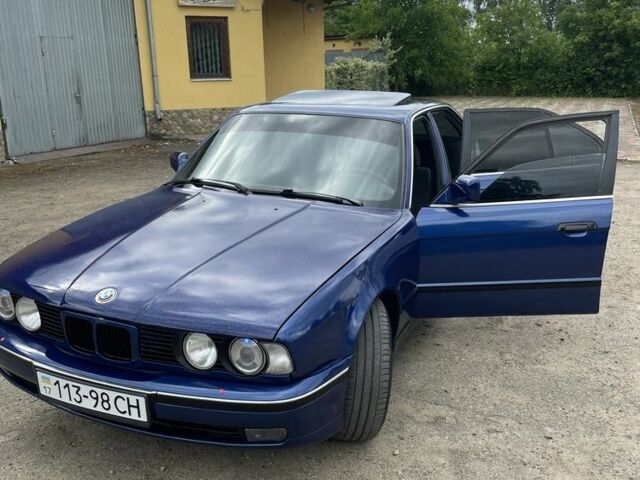 Синій БМВ 5 Серія, об'ємом двигуна 2 л та пробігом 300 тис. км за 1600 $, фото 1 на Automoto.ua