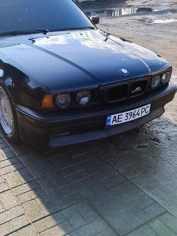 Синий БМВ 5 Серия, объемом двигателя 2.5 л и пробегом 35 тыс. км за 4000 $, фото 1 на Automoto.ua