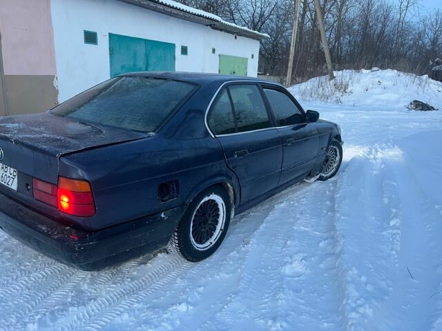 Синий БМВ 5 Серия, объемом двигателя 2.5 л и пробегом 222 тыс. км за 1200 $, фото 1 на Automoto.ua