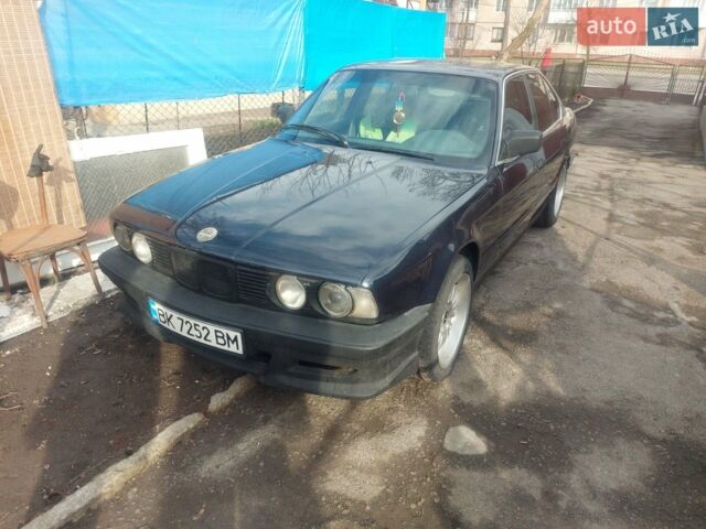 Синій БМВ 5 Серія, об'ємом двигуна 2 л та пробігом 350 тис. км за 3500 $, фото 1 на Automoto.ua