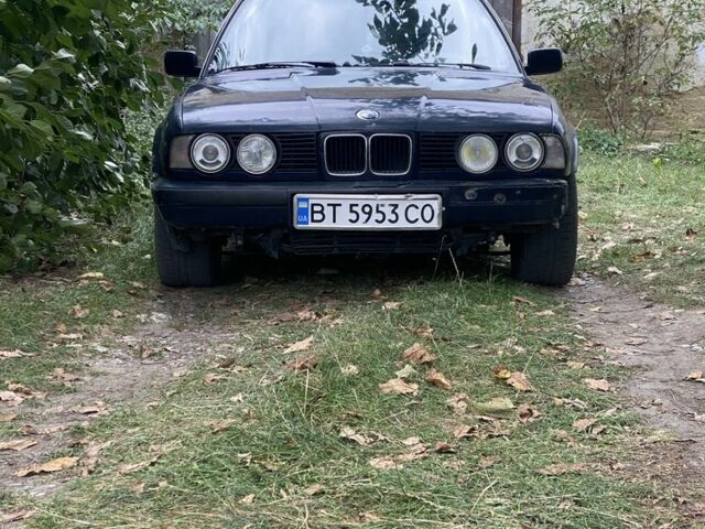 Синий БМВ 5 Серия, объемом двигателя 1.8 л и пробегом 310 тыс. км за 1200 $, фото 1 на Automoto.ua