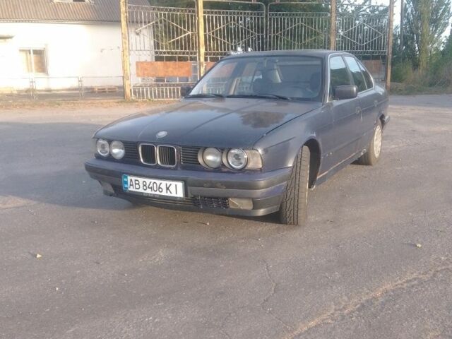 Синий БМВ 5 Серия, объемом двигателя 2 л и пробегом 303 тыс. км за 2500 $, фото 1 на Automoto.ua