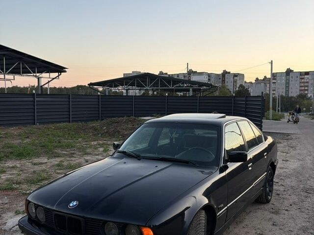 Синий БМВ 5 Серия, объемом двигателя 1.8 л и пробегом 380 тыс. км за 1900 $, фото 1 на Automoto.ua