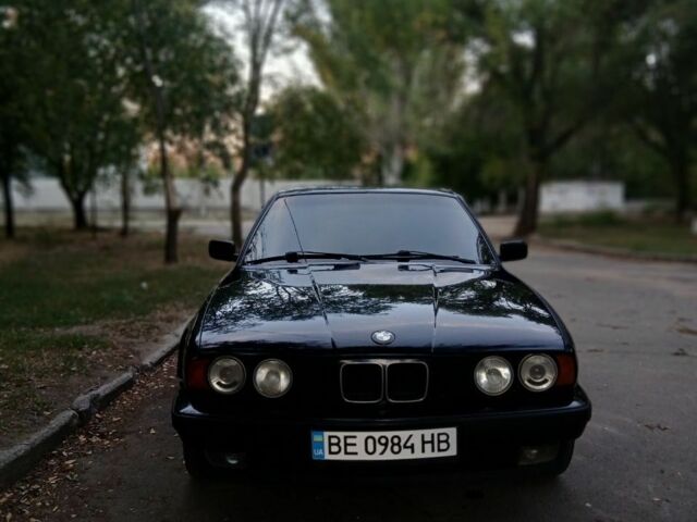 Синий БМВ 5 Серия, объемом двигателя 2 л и пробегом 400 тыс. км за 2700 $, фото 1 на Automoto.ua