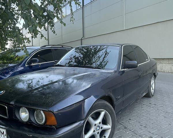 Синій БМВ 5 Серія, об'ємом двигуна 2.5 л та пробігом 300 тис. км за 3000 $, фото 1 на Automoto.ua