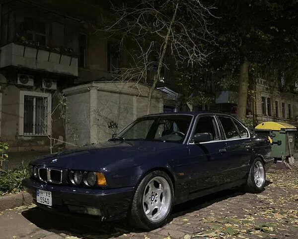 Синій БМВ 5 Серія, об'ємом двигуна 2.3 л та пробігом 295 тис. км за 5000 $, фото 1 на Automoto.ua