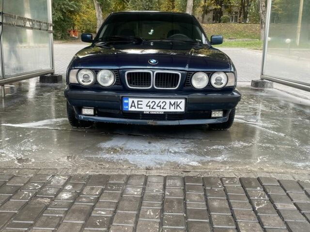 Синий БМВ 5 Серия, объемом двигателя 1.8 л и пробегом 460 тыс. км за 2800 $, фото 1 на Automoto.ua