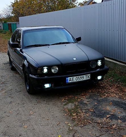 Синий БМВ 5 Серия, объемом двигателя 2 л и пробегом 480 тыс. км за 2800 $, фото 1 на Automoto.ua