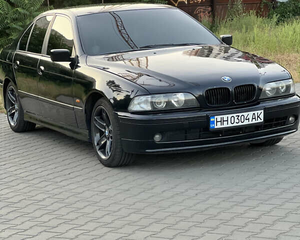 Синий БМВ 5 Серия, объемом двигателя 2.49 л и пробегом 570 тыс. км за 3900 $, фото 1 на Automoto.ua