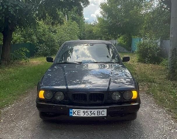 Синій БМВ 5 Серія, об'ємом двигуна 2 л та пробігом 150 тис. км за 1003 $, фото 1 на Automoto.ua