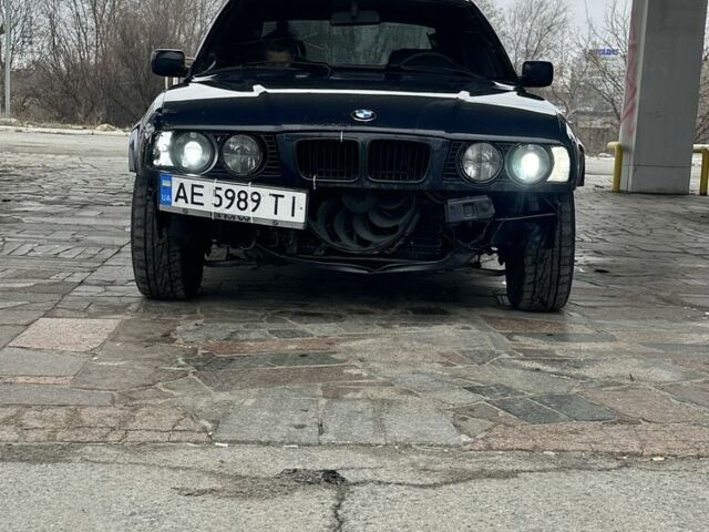 Синий БМВ 5 Серия, объемом двигателя 2 л и пробегом 370 тыс. км за 1650 $, фото 1 на Automoto.ua