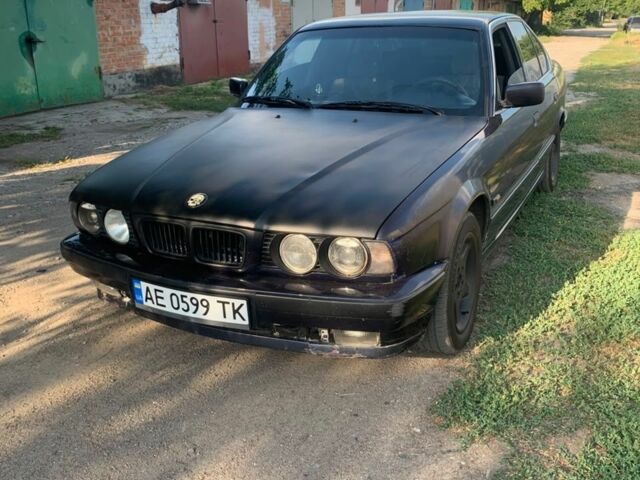 Синий БМВ 5 Серия, объемом двигателя 2 л и пробегом 475 тыс. км за 2510 $, фото 1 на Automoto.ua