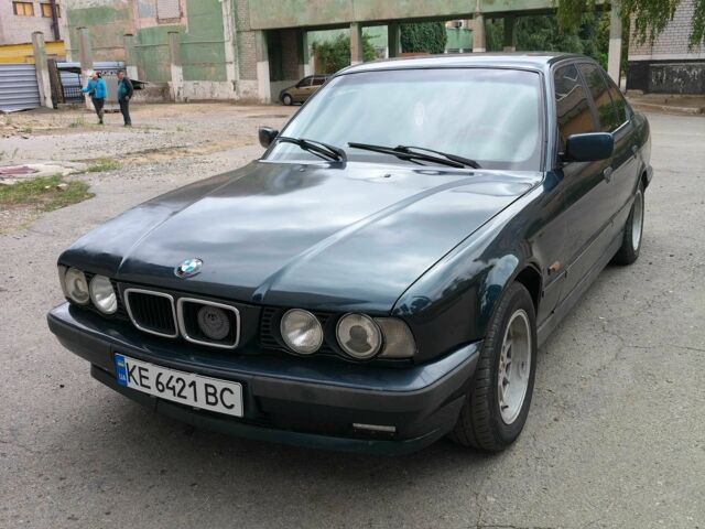 Синий БМВ 5 Серия, объемом двигателя 2 л и пробегом 380 тыс. км за 2508 $, фото 1 на Automoto.ua