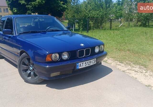 Синий БМВ 5 Серия, объемом двигателя 1.8 л и пробегом 480 тыс. км за 3000 $, фото 1 на Automoto.ua