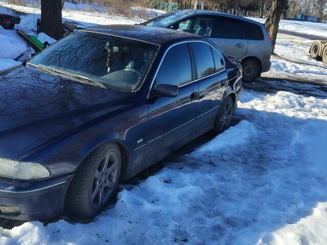 Синій БМВ 5 Серія, об'ємом двигуна 2 л та пробігом 322 тис. км за 3000 $, фото 1 на Automoto.ua