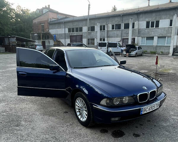 Синий БМВ 5 Серия, объемом двигателя 2 л и пробегом 405 тыс. км за 4999 $, фото 1 на Automoto.ua