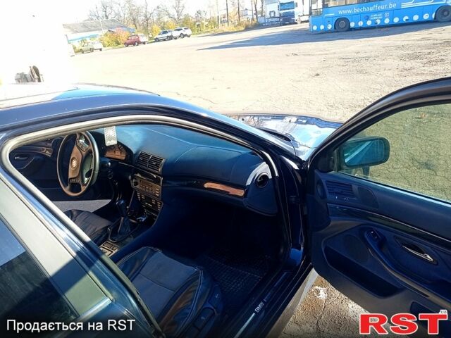 Синій БМВ 5 Серія, об'ємом двигуна 2.8 л та пробігом 350 тис. км за 3750 $, фото 1 на Automoto.ua