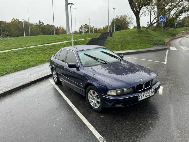 Синій БМВ 5 Серія, об'ємом двигуна 2.8 л та пробігом 300 тис. км за 3300 $, фото 1 на Automoto.ua