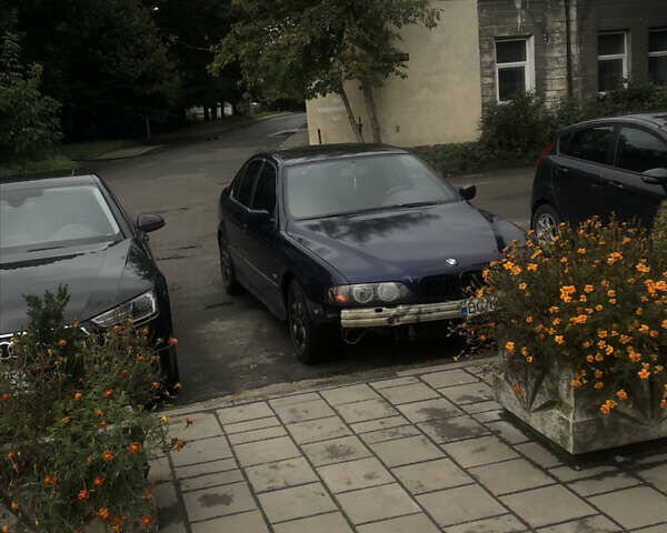 Синий БМВ 5 Серия, объемом двигателя 2.49 л и пробегом 380 тыс. км за 4500 $, фото 1 на Automoto.ua