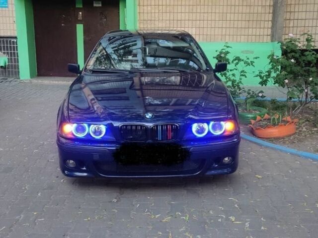 Синій БМВ 5 Серія, об'ємом двигуна 3.5 л та пробігом 350 тис. км за 2400 $, фото 1 на Automoto.ua