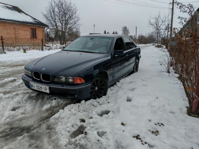 Синий БМВ 5 Серия, объемом двигателя 2 л и пробегом 300 тыс. км за 2800 $, фото 1 на Automoto.ua