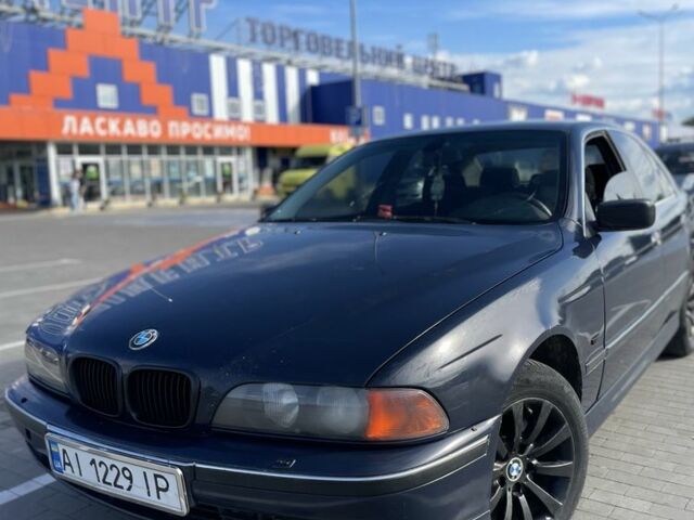 Синий БМВ 5 Серия, объемом двигателя 2 л и пробегом 400 тыс. км за 3563 $, фото 1 на Automoto.ua