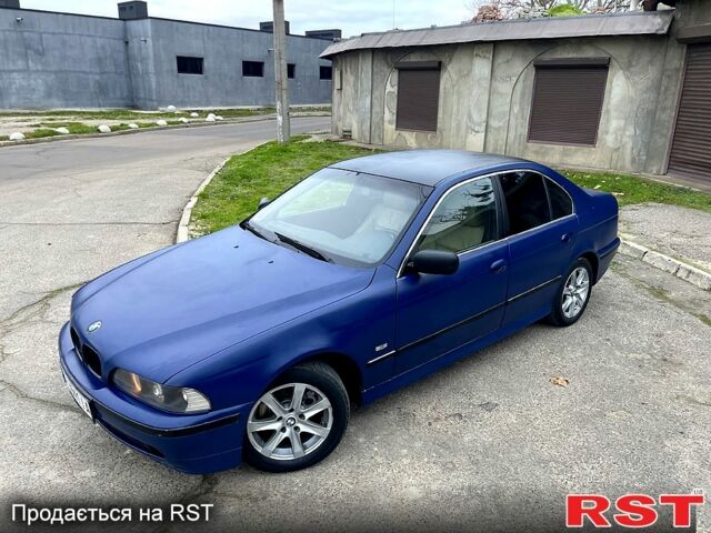 Синий БМВ 5 Серия, объемом двигателя 2 л и пробегом 300 тыс. км за 3300 $, фото 1 на Automoto.ua