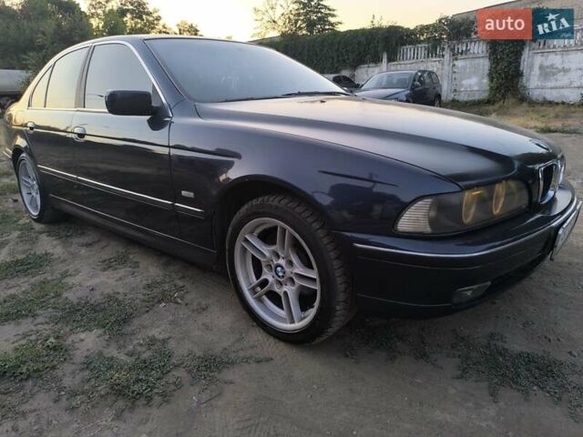 Синій БМВ 5 Серія, об'ємом двигуна 1.99 л та пробігом 376 тис. км за 4850 $, фото 1 на Automoto.ua