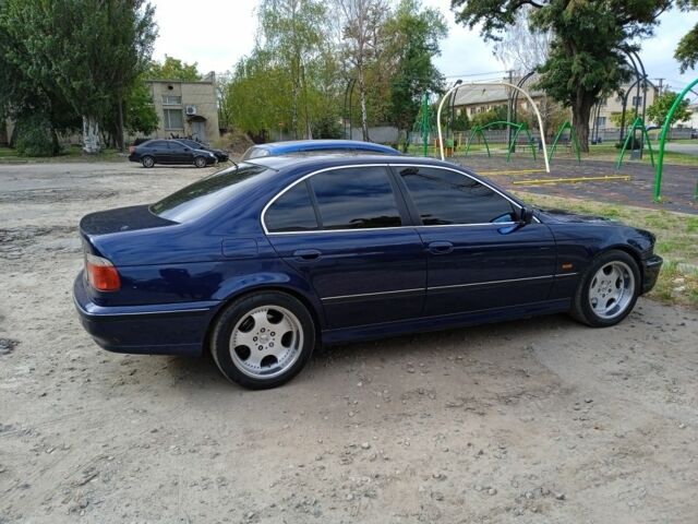 Синій БМВ 5 Серія, об'ємом двигуна 2 л та пробігом 250 тис. км за 6800 $, фото 1 на Automoto.ua