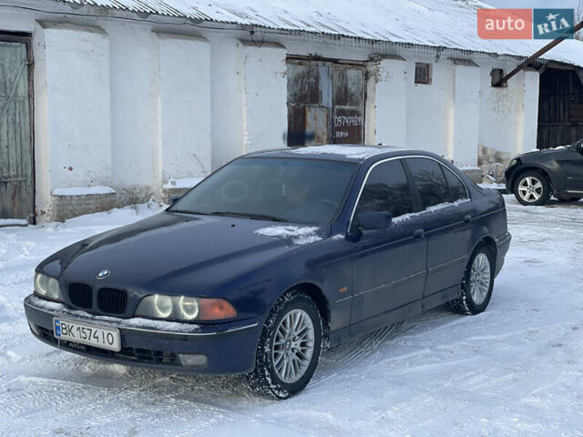 Синий БМВ 5 Серия, объемом двигателя 2.5 л и пробегом 388 тыс. км за 2800 $, фото 1 на Automoto.ua