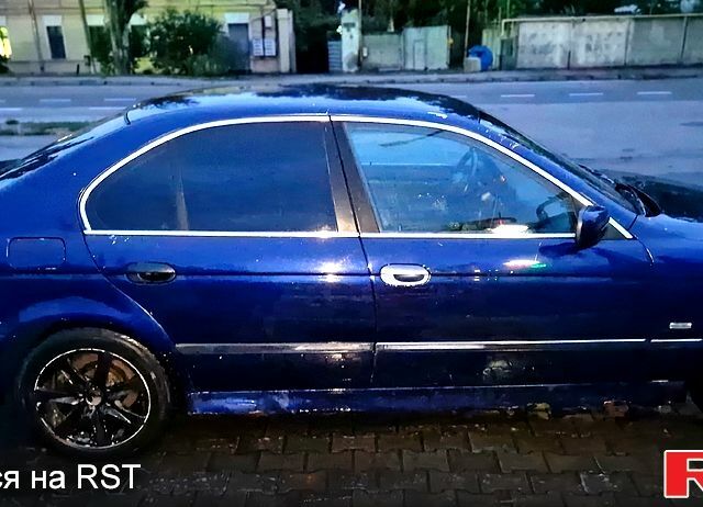 Синий БМВ 5 Серия, объемом двигателя 2 л и пробегом 309 тыс. км за 2600 $, фото 1 на Automoto.ua