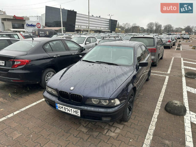 Синий БМВ 5 Серия, объемом двигателя 2.5 л и пробегом 325 тыс. км за 3900 $, фото 1 на Automoto.ua