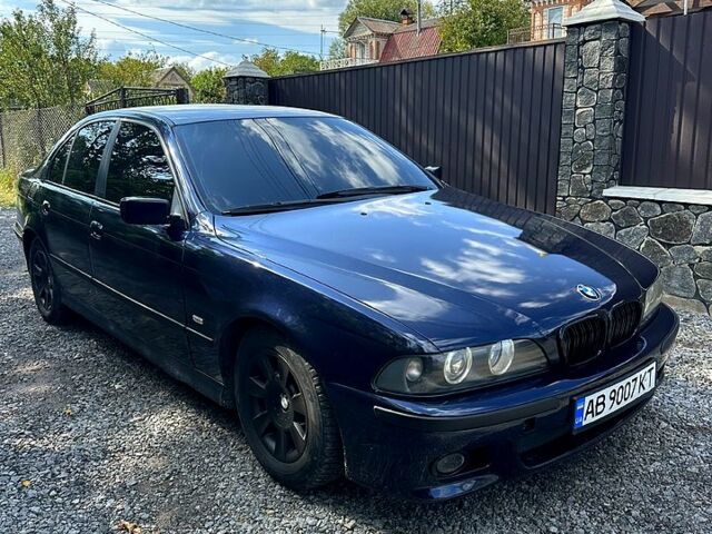 Синий БМВ 5 Серия, объемом двигателя 2 л и пробегом 300 тыс. км за 3500 $, фото 1 на Automoto.ua
