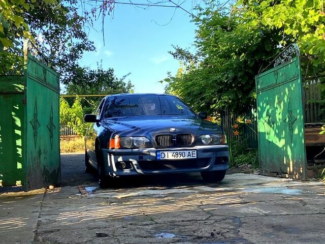 Синій БМВ 5 Серія, об'ємом двигуна 2.5 л та пробігом 235 тис. км за 3000 $, фото 1 на Automoto.ua