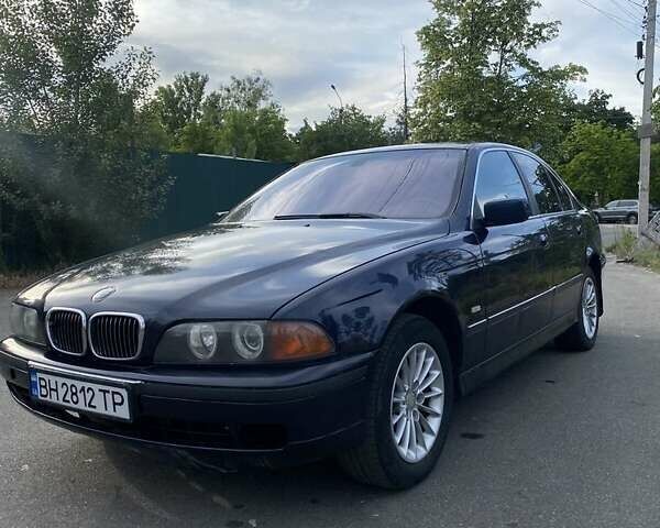 Синий БМВ 5 Серия, объемом двигателя 2.5 л и пробегом 314 тыс. км за 3500 $, фото 1 на Automoto.ua