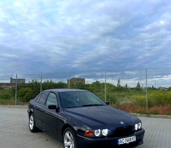 Синий БМВ 5 Серия, объемом двигателя 2.5 л и пробегом 375 тыс. км за 2500 $, фото 1 на Automoto.ua