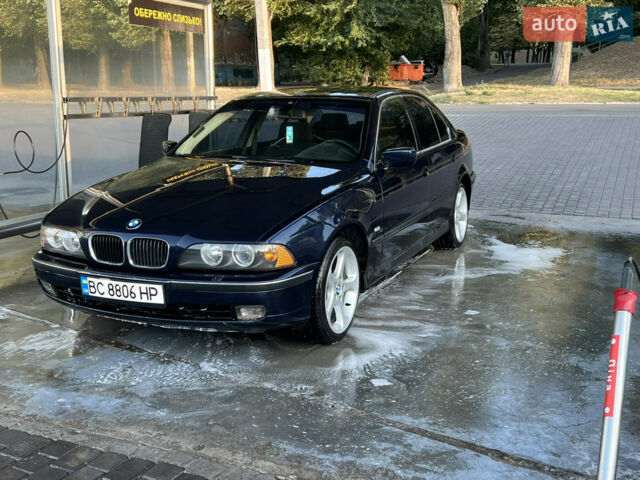 Синий БМВ 5 Серия, объемом двигателя 3.5 л и пробегом 485 тыс. км за 5000 $, фото 1 на Automoto.ua