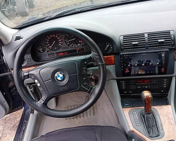 Синий БМВ 5 Серия, объемом двигателя 2.5 л и пробегом 45 тыс. км за 4500 $, фото 1 на Automoto.ua