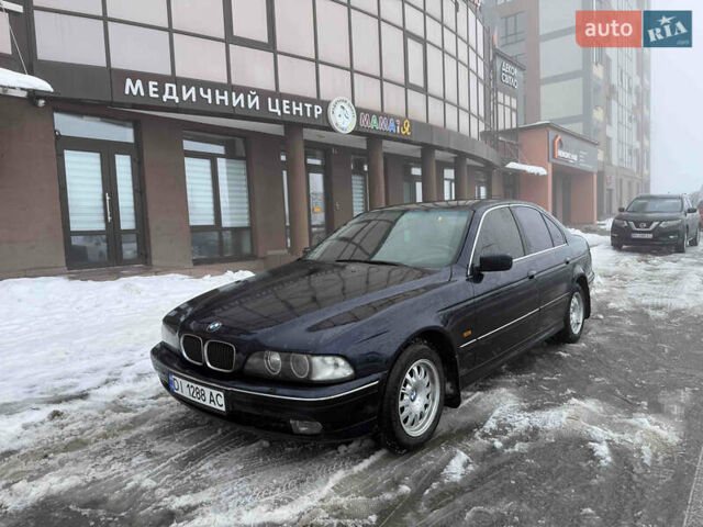 Синий БМВ 5 Серия, объемом двигателя 2 л и пробегом 390 тыс. км за 2150 $, фото 1 на Automoto.ua