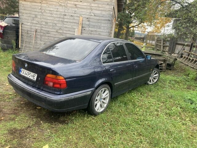 Синій БМВ 5 Серія, об'ємом двигуна 2.8 л та пробігом 300 тис. км за 2300 $, фото 1 на Automoto.ua