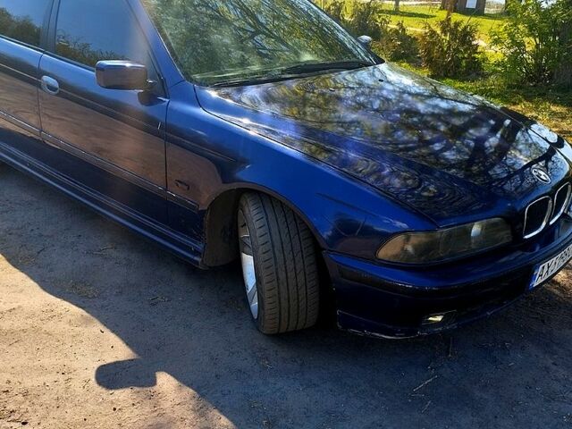 Синий БМВ 5 Серия, объемом двигателя 2 л и пробегом 450 тыс. км за 4800 $, фото 1 на Automoto.ua