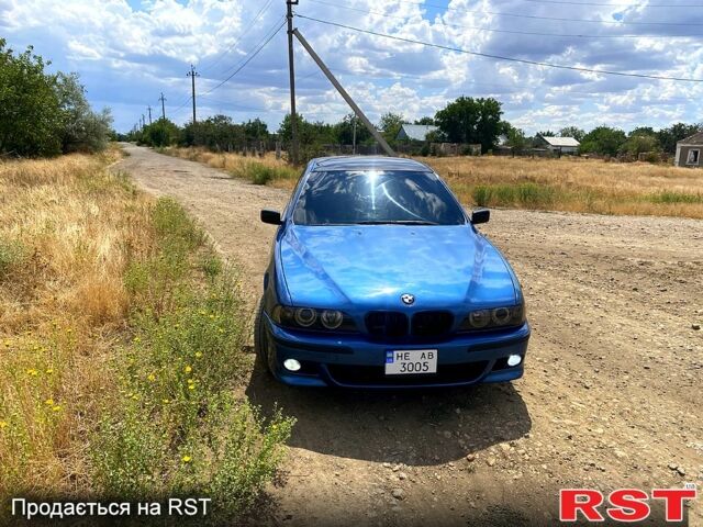 Синий БМВ 5 Серия, объемом двигателя 2 л и пробегом 360 тыс. км за 5000 $, фото 1 на Automoto.ua