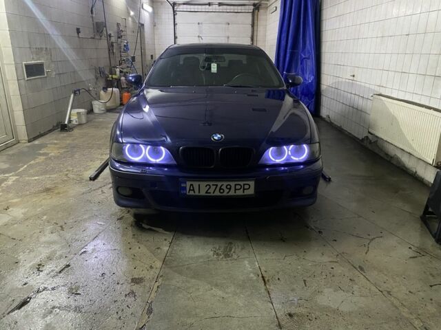 Синий БМВ 5 Серия, объемом двигателя 2.8 л и пробегом 450 тыс. км за 3899 $, фото 1 на Automoto.ua