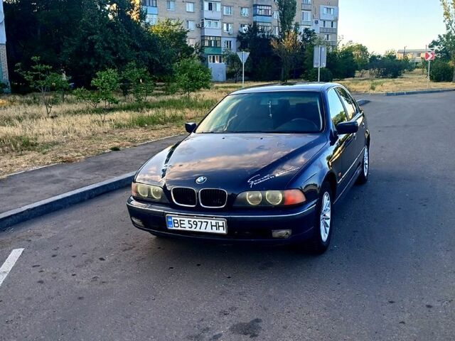 Синій БМВ 5 Серія, об'ємом двигуна 2 л та пробігом 437 тис. км за 3500 $, фото 1 на Automoto.ua