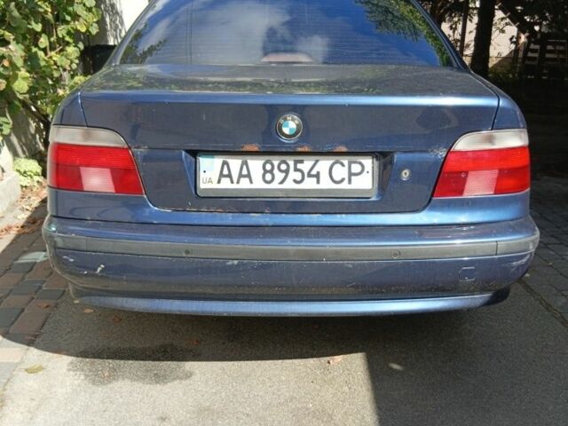 Синий БМВ 5 Серия, объемом двигателя 2 л и пробегом 370 тыс. км за 2700 $, фото 1 на Automoto.ua